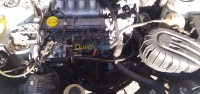 وهران-بئر-الجير-الجزائر-سيارة-صغيرة-renault-megane-1-1998