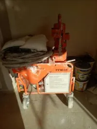 Platre projete.  Monocouche  grifee