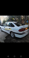 tiaret-sidi-ali-mellal-algerie-berline-renault-laguna-1-1999