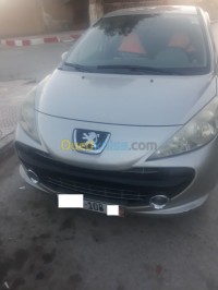 ميلة-فرجيوة-الجزائر-سيارة-صغيرة-peugeot-207-2008