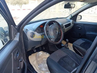 msila-algerie-citadine-dacia-sandero-2009