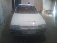 oran-algerie-berline-renault-19-1994