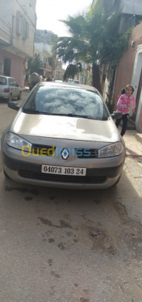 guelma-algerie-citadine-renault-megane-1-2003