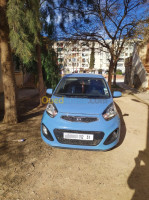 sidi-bel-abbes-algerie-mini-citadine-kia-picanto-style-2012