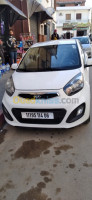 bejaia-algerie-mini-citadine-kia-picanto-pop-2014