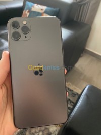 الجزائر-بئر-خادم-هواتف-ذكية-apple-iphone-11-pro-max