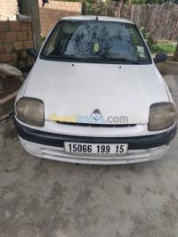 تيزي-وزو-عزازقة-الجزائر-سيارة-صغيرة-renault-clio-2-1999