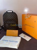 oran-bir-el-djir-algerie-sacs-à-dos-hommes-sac-louis-vuitton