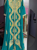 alger-hraoua-algerie-tenues-traditionnelles-caftan-vert