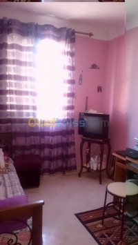 البليدة-الجزائر-شقة-byaa-shk-3-ghrf-alblyd