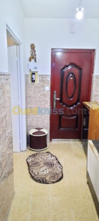 تيارت-الجزائر-شقة-byaa-shk-3-ghrf-tyart