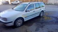 tipaza-kolea-algerie-moyenne-berline-volkswagen-golf-4-2006