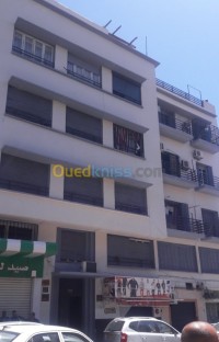 تيارت-الجزائر-شقة-byaa-shk-3-ghrf-tyart