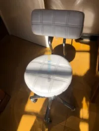Chaise ou tabouret 