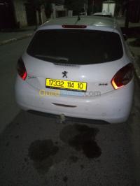 bouira-algerie-citadine-peugeot-208-allure-2014