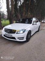 alger-dar-el-beida-algerie-berline-mercedes-benz-classe-c-250-avantgarde-2014