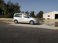 oum-el-bouaghi-ksar-sbahi-algerie-commerciale-citroen-berlingo-2009