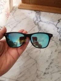 Jolie lunette noir effet miroirs 