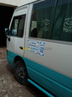 oran-gdyel-algerie-bus-toyota-2005