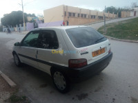 constantine-ibn-ziad-algerie-citadine-citroen-saxo-2001