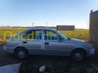 oum-el-bouaghi-ain-kercha-algerie-berline-hyundai-accent-gls-2005