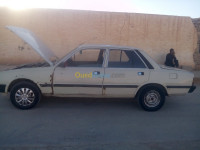 el-bayadh-abiod-sidi-cheikh-algerie-berline-peugeot-505-1983