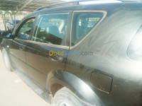 ouargla-algerie-tout-terrain-suv-ssangyong-rexton-2008