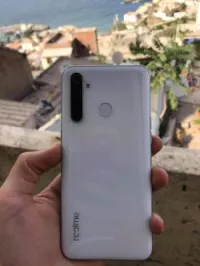 Realme Q