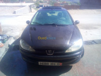 setif-talaifacene-algerie-citadine-peugeot-206-2004