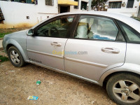 voitures-chevrolet-optra-4-portes-2009-constantine-algerie