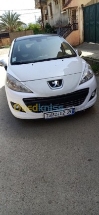 بومرداس-الجزائر-سيارة-صغيرة-peugeot-207-allure-2012