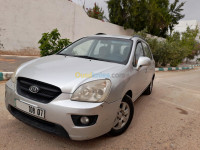 biskra-ouled-djellal-algerie-break-familiale-kia-carens-2008