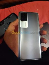 vivo IQOO 7 thumbnail 3