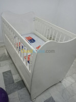 tlemcen-algerie-produits-pour-bébé-lit-avec-matelas