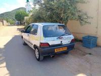 بومرداس-بني-عمران-الجزائر-سيارة-المدينة-renault-clio-japonais-1996