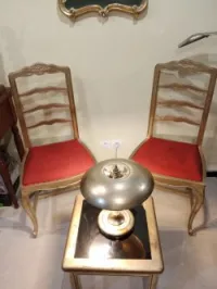 Tête à tête doré + table basse chaise 