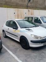 bejaia-sidi-aich-algerie-citadine-peugeot-206-2001