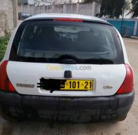 سكيكدة-تمالوس-الجزائر-سيارة-صغيرة-renault-clio-2-2001