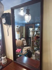 Miroir  américain en bois très sobre