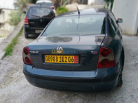 bejaia-aokas-algerie-grande-berline-volkswagen-passat-2002