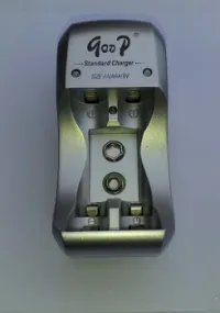 Chargeur de piles AA et AAA et 9v