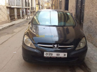 oran-algerie-moyenne-berline-peugeot-307-2001