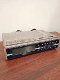 Radio réveil Oskar des années 80's