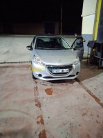 tiaret-frenda-algerie-citadine-peugeot-208-access-2012