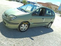 المسيلة-بوسعادة-الجزائر-سيارة-صالون-عائلية-renault-scenic-2001