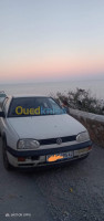 tipaza-algerie-citadine-volkswagen-golf-3-1995