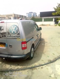 البليدة-أولاد-يعيش-الجزائر-سيارة-صالون-عائلية-volkswagen-caddy-2014