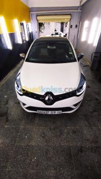 الجزائر-الحراش-سيارة-صغيرة-renault-clio-4-gt-line-2019