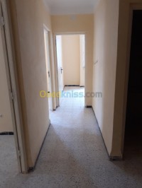 قسنطينة-الجزائر-شقة-kra-shk-3-ghrf-ksntyn