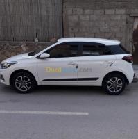 bejaia-algerie-moyenne-berline-hyundai-i20-facelift-2019